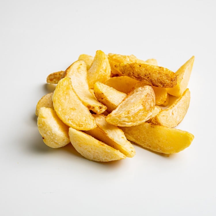 Produkt nærbilde: Potetbåter med skall, i porsjonsskål.